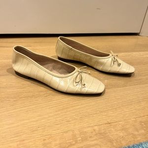 Schutz Arissa flats